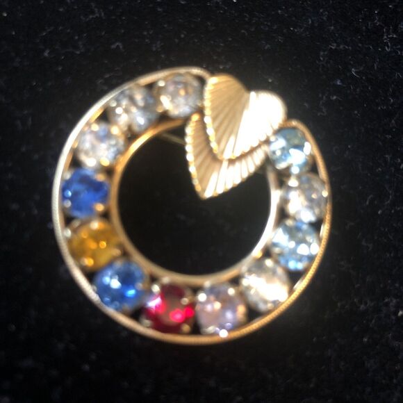 Vintage Wreath 12K GOLD FILLED BROOCH PIN WITH MULTI COLOR CRYSTALS  - - Picture 7 of 7